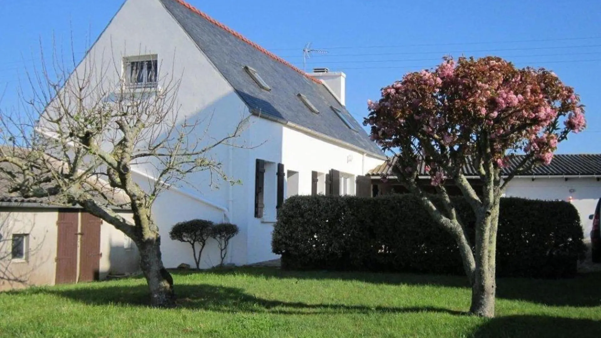 Holiday Home In Plouhinec Next To The Sea, Cleaning Included